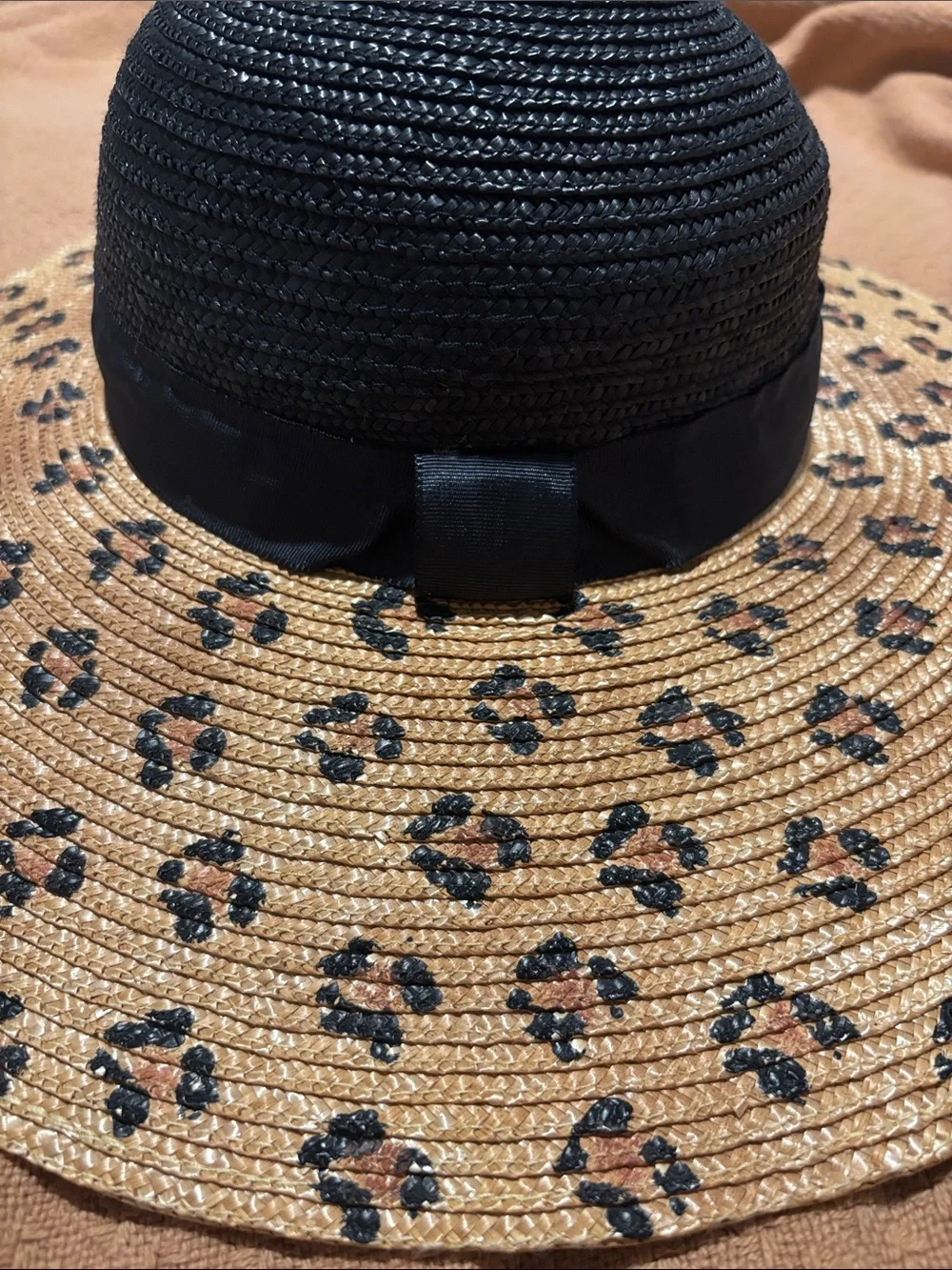 Liz Claiborne Black Crown Leopard-Print Straw Sun Hat